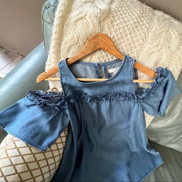 LC LAUREN CONRAD Cold Shoulder CHAMBRAY Ruffle Blouse COLD SHOULDER Top XS - Picture 3 of 11